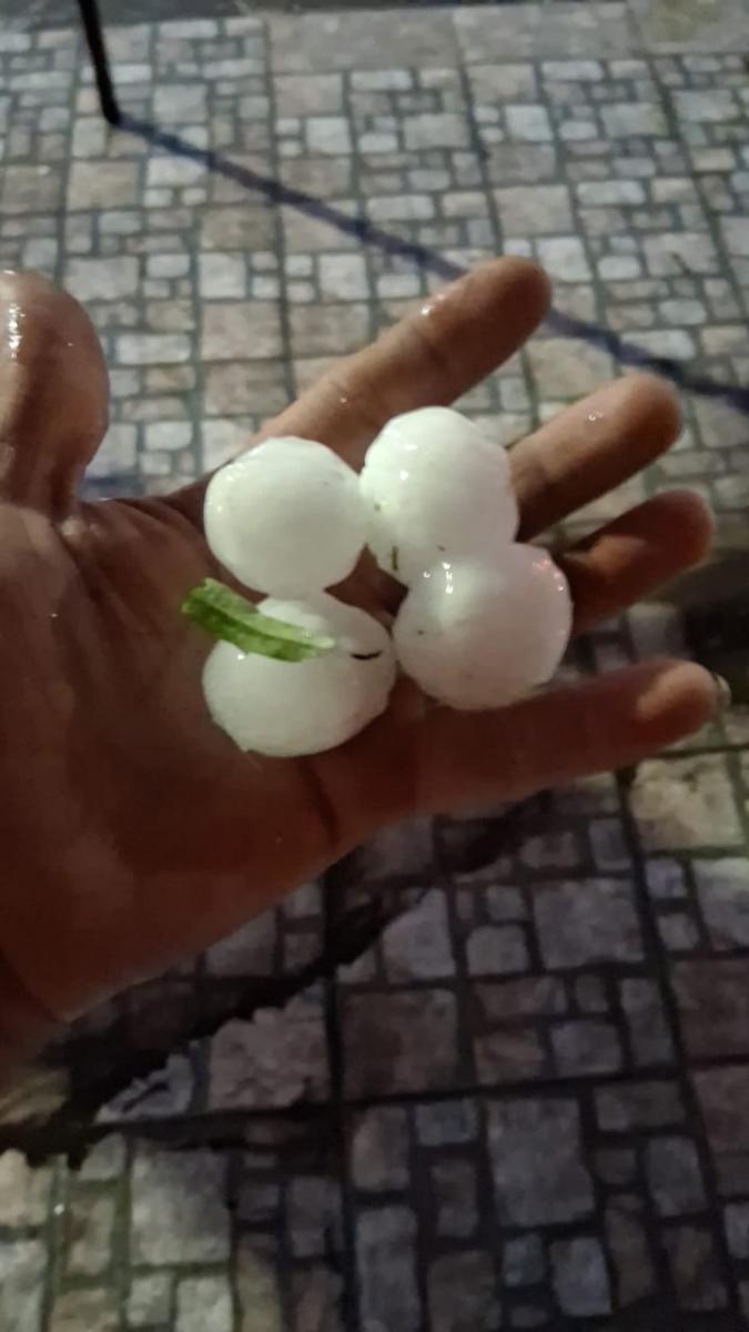 La tormenta sorprendió a los vecinos de Tafí Viejo con granizos del tamaño de un huevo