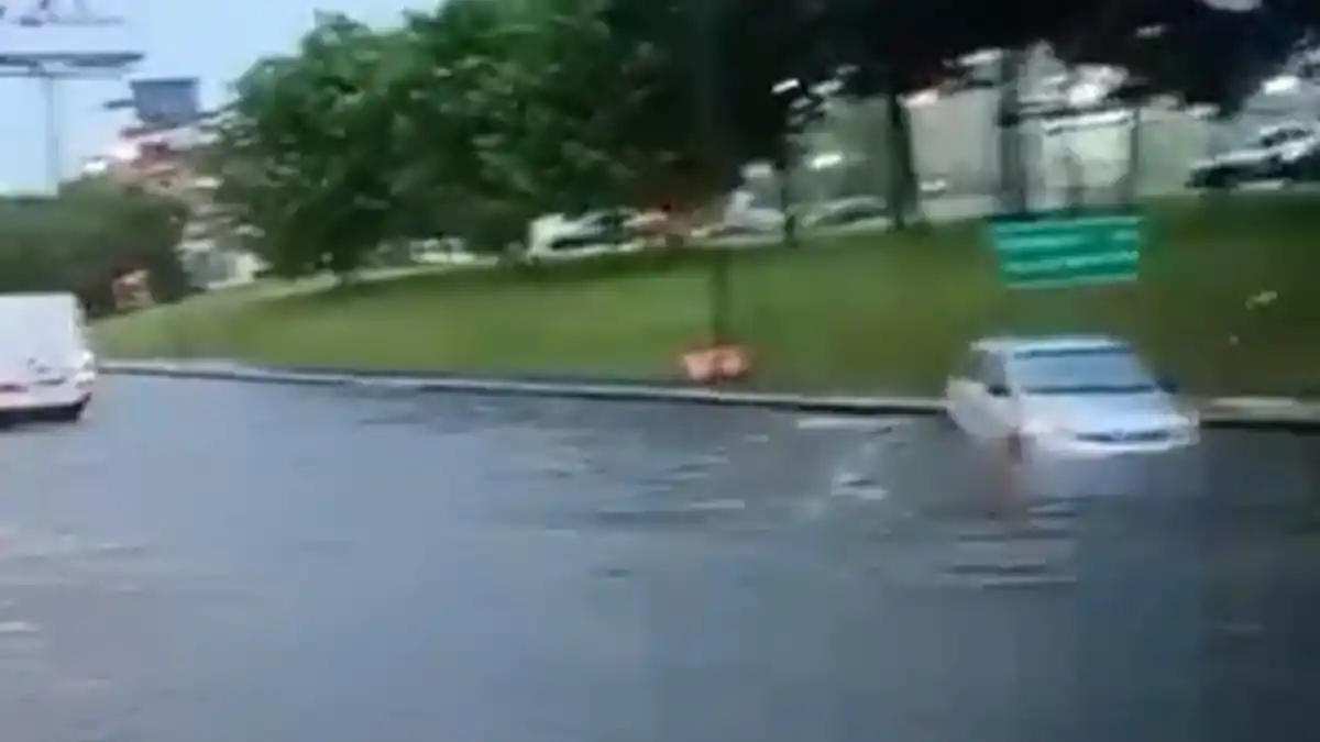 Más de 100 milímetros en el AMBA: calles inundadas y barrios bajo agua