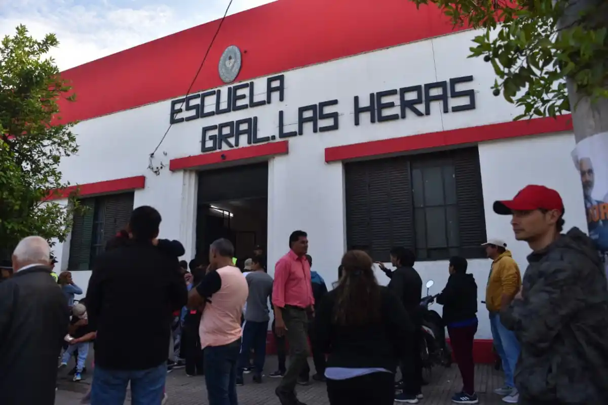 ALBERDI. Escuela General Las Heras. LA GACETA / OSVALDO RIPOLL