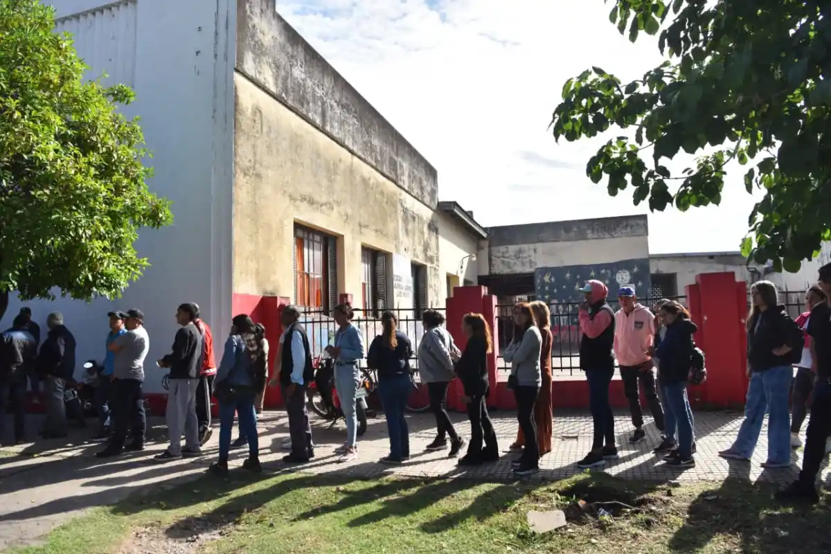 ALBERDI. El municipio registró una alta concurrencia de votantes.