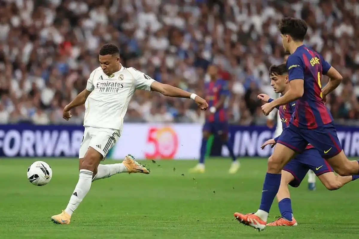 APORTE. Mbappé marcó uno de los tantos en la victoria de Real Madrid sobre Barcelona.