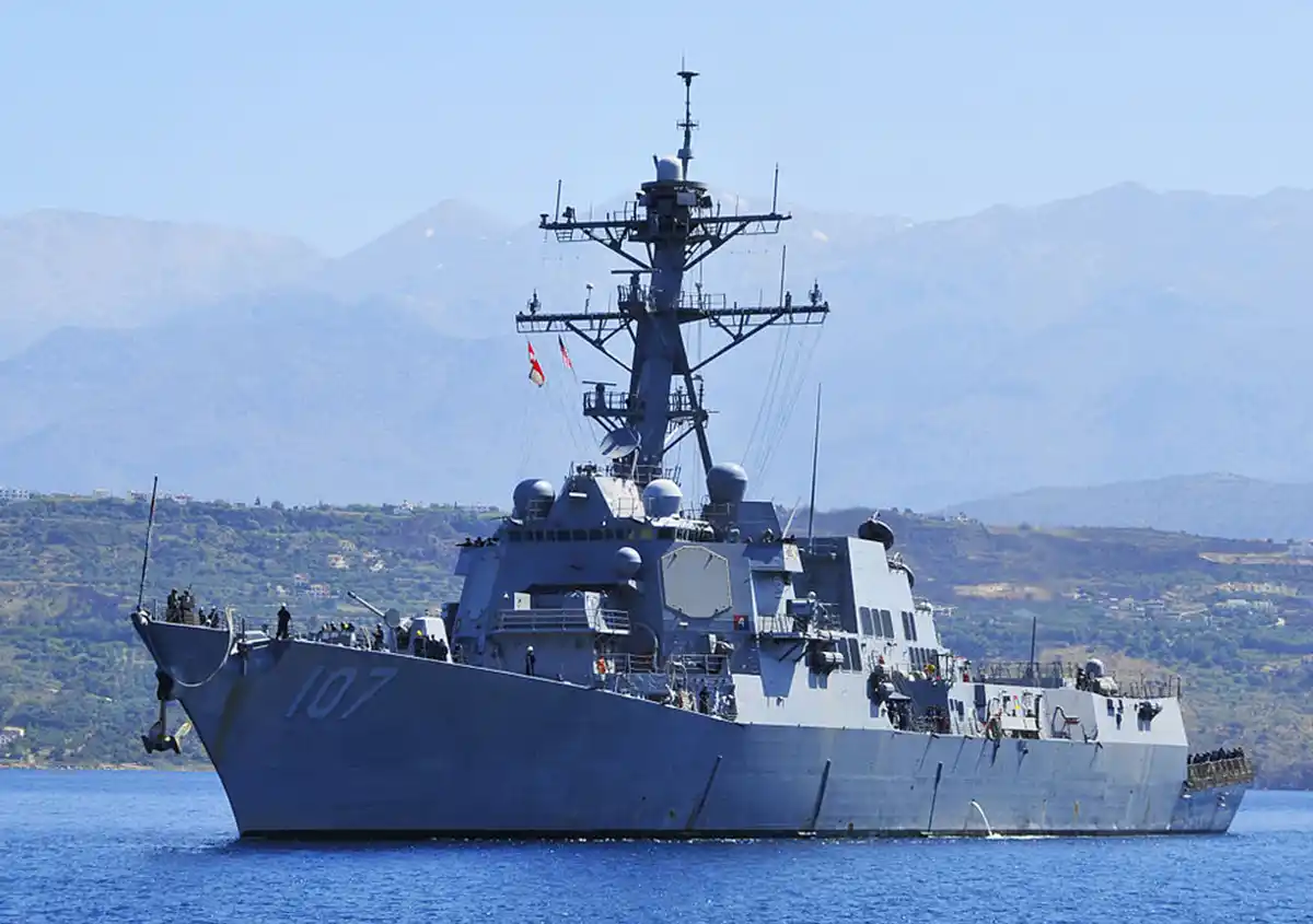 El buque de guerra USS Gravely permanecerá hasta el 30 de octubre en la zona.