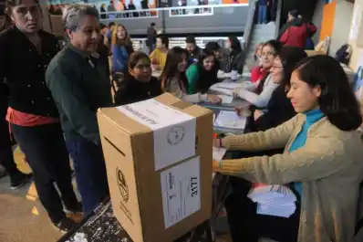 Por la economía y la política lo mejor es votar