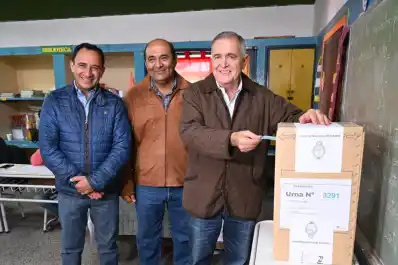 Osvaldo Jaldo votó en Trancas y resaltó la importancia de la jornada democrática