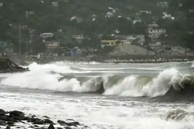 El huracán Melissa se cierne sobre Jamaica, y Dominicana envía ayuda en drones con alimentos