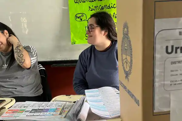 Con 26 años, superó el reto de debutar como autoridad de mesa y de inaugurar la BUP