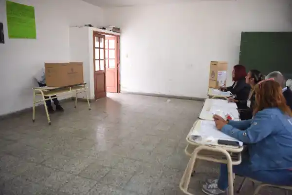 Preocupa el faltazo de autoridades de mesa y la Secretaría Electoral insta a que se presenten en las escuelas