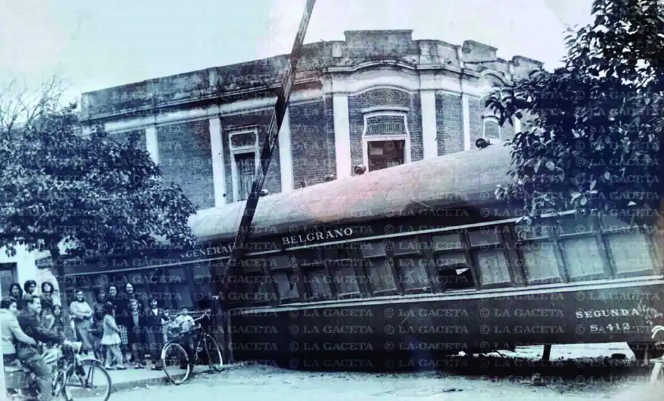 Recuerdos fotográficos: 1960. El vagón que se deslizó hasta Corrientes y Marco Avellaneda