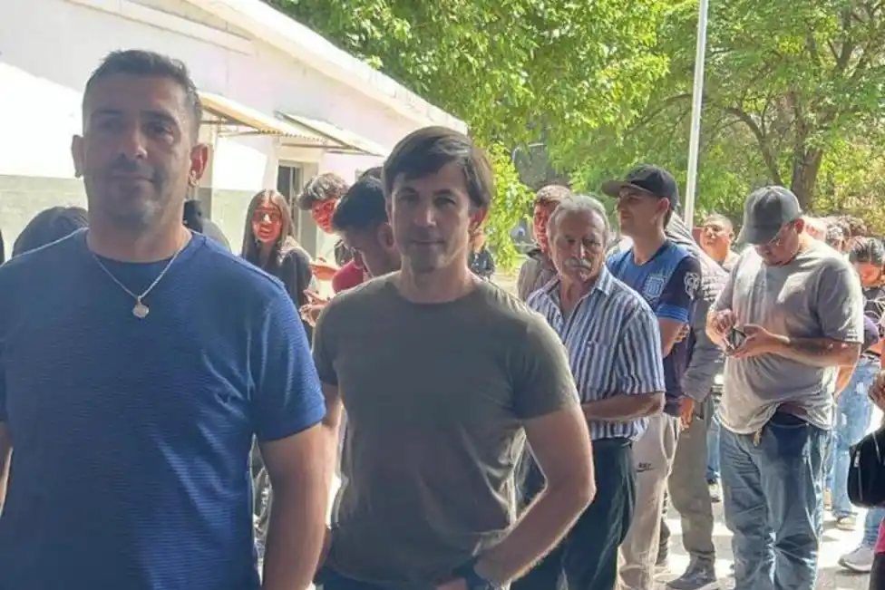 Elecciones en Alberdi: Hace muchos años que no se veía tanto movimiento de gente que ha venido a votar
