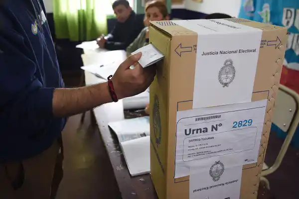 Milei, Jaldo, el “voto hartazgo” y la sociedad del cansancio de Han