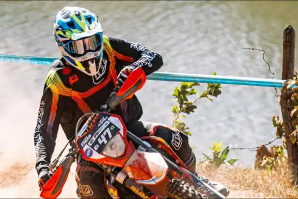 Del sur tucumano al podio continental: Santiago Frías es campeón de enduro