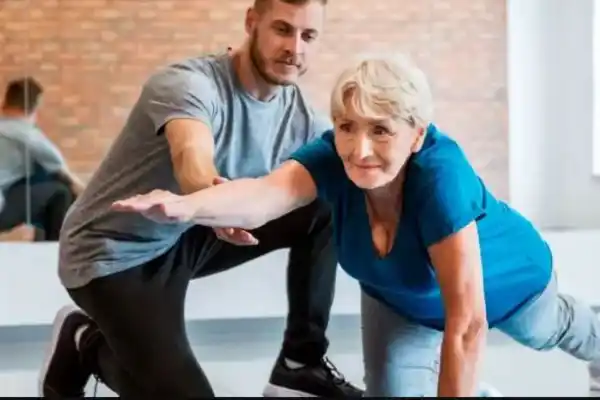 Si sos adulto mayor, el entrenamiento de fuerza debe ser primordial en la rutina