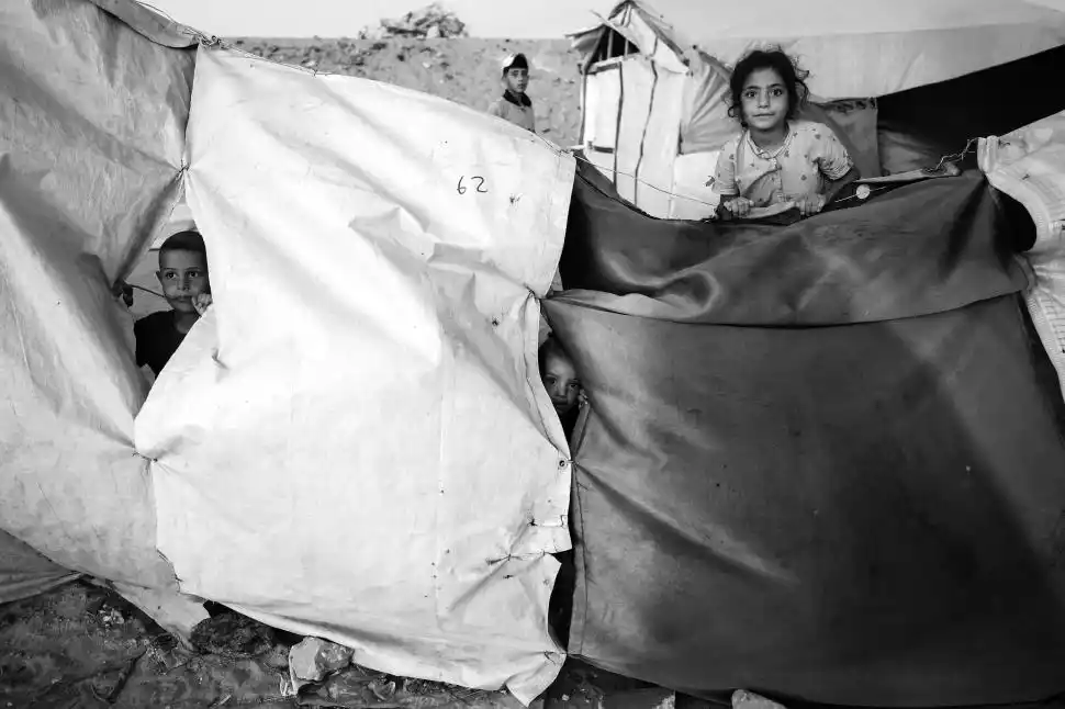 HAMBRE Y DESPLAZAMIENTO. Los niños palestinos, entre los más afectados por la guerra entre Hamas e Israel.