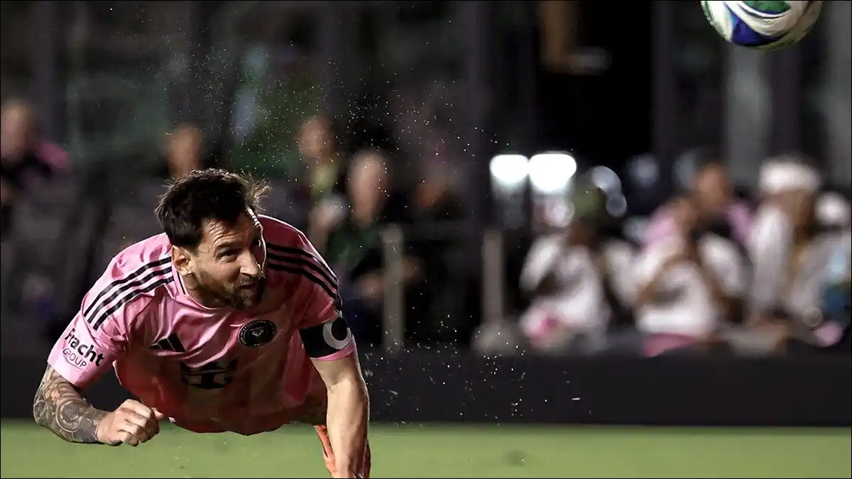 SINCERIDAD Y FUTURO. Messi se mostró relajado en la entrevista con NBC, donde habló de Maradona, del crecimiento del fútbol en Estados Unidos y de sus desafíos con Inter Miami.