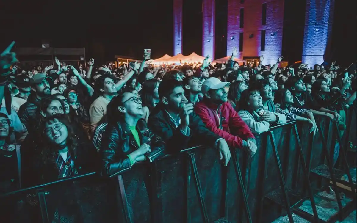 URBANO, INDIE Y LOCAL. En la edición anterior, que fue en la terraza del Hotel Sheraton, referentes nacionales y locales hicieron vibrar la zona del Parque 9 de Julio.  / TUCUMAN URBAN INDIE