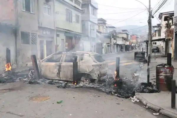Cómo funcionan los drones lanzagranadas: el arma que los narcos usaron por primera vez contra la Policía en Río de Janeiro