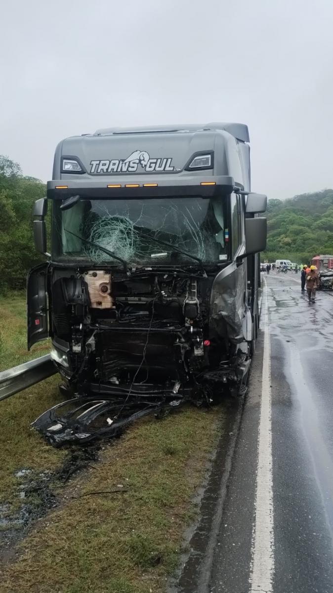 Tragedia en la ruta 9: un automovilista murió calcinado tras chocar contra un camión en El Cadillal