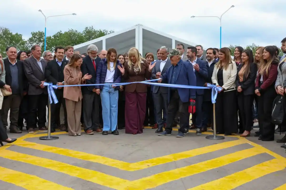 La intendenta, en la inauguración del puente. 