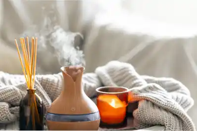 No más sahumerios: el truco casero para que el perfume en tu casa dure todo el día