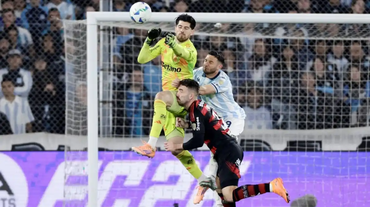 “Espero que en algún momento llegue”: Rossi fue figura contra Racing y se ilusiona con la Selección Argentina