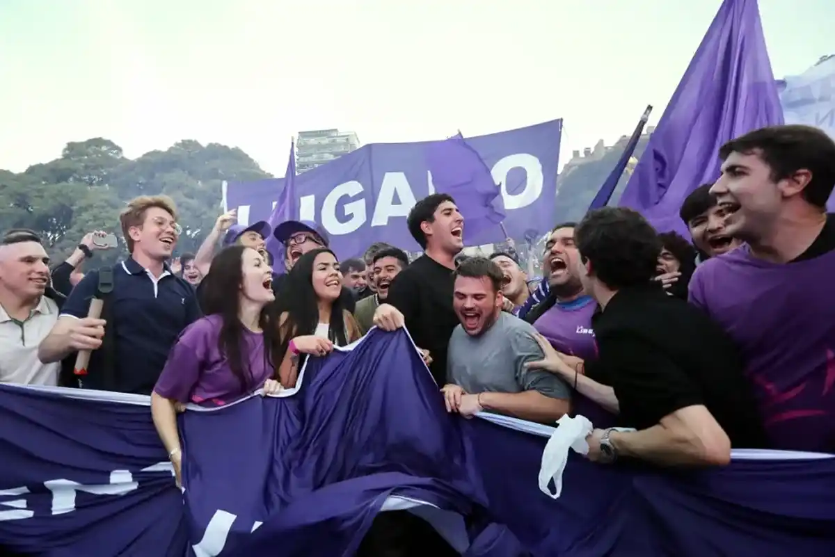 VOTANTES JÓVENES. El segmento representa una gran facción del apoyo hacia el presidente Javier Milei. / EL OBSERVADOR