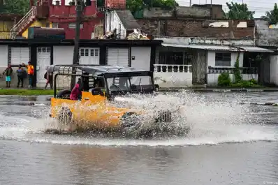 Estados Unidos sorprende a Cuba y ofrece ayuda humanitaria “inmediata” tras el paso devastador del huracán Melissa