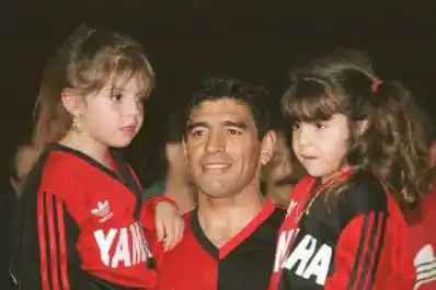 El homenaje de Dalma y Gianinna a Diego Maradona en el día en que hubiera cumplido 65 años