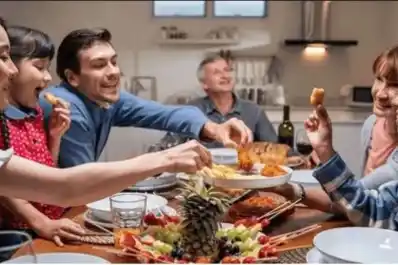 El protagonismo de la comida en las reuniones sociales tiene un origen ancestral