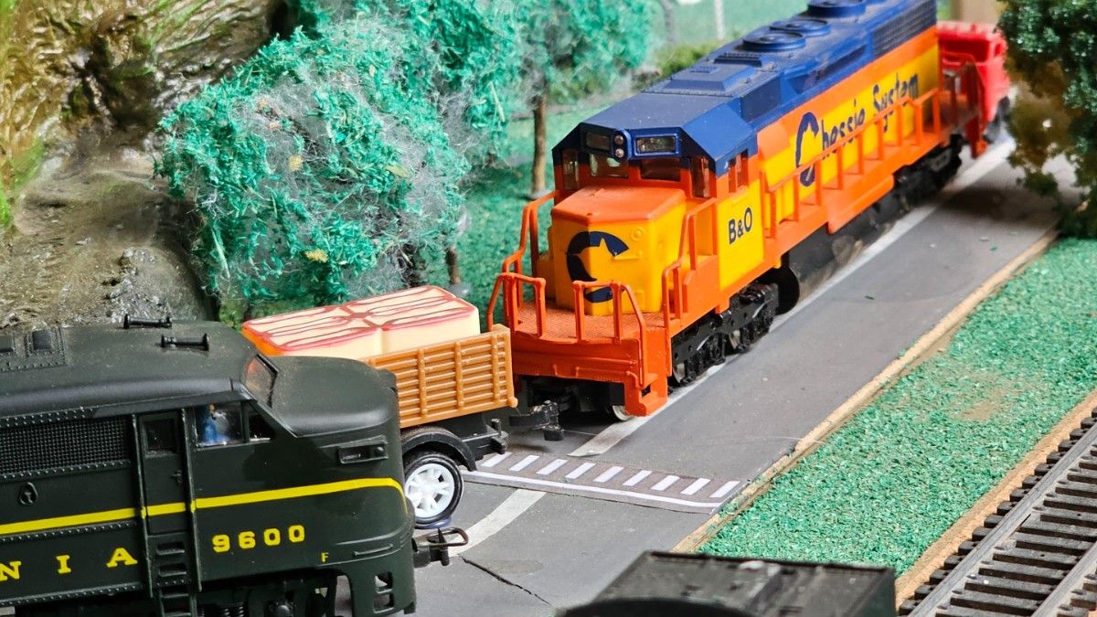 LAS LOCOMOTORAS. El Chessie System fue una compañía de ferrocarriles que operó entre 1973 y 1987. Su logo representaba un gatito dormido. La 