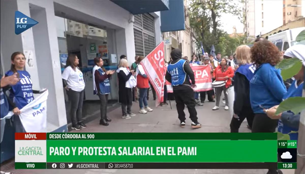 Tras casi un año sin aumentos, trabajadores del PAMI en Tucumán reclamaron mejoras salariales