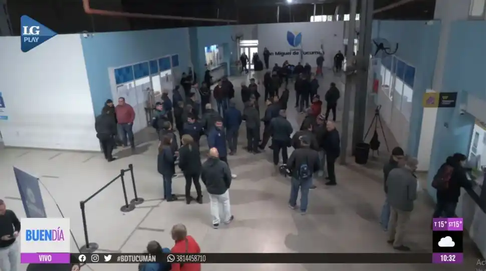 CONFLICTO. Un grupo de municipales realizó protestas en contra de la conducción actual del municipio.