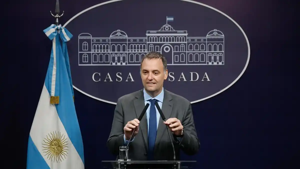 CAMBIOS EN EL GABINETE. Tras la salida de Francos, Adorni es el nuevo jefe de Gabinete de Ministros.