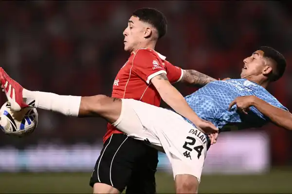 Atlético Tucumán mostró viejas falencias ante Independiente y perdió terreno en su pelea por los playoffs