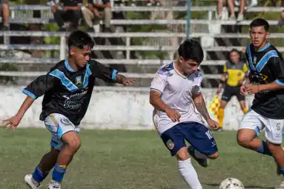 Otro batacazo en el Regional Federal Amateur: Famaillá venció a Tucumán Central y es líder