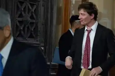 Santiago Caputo seguirá como asesor presidencial y respaldó la designación de Diego Santilli como ministro del Interior