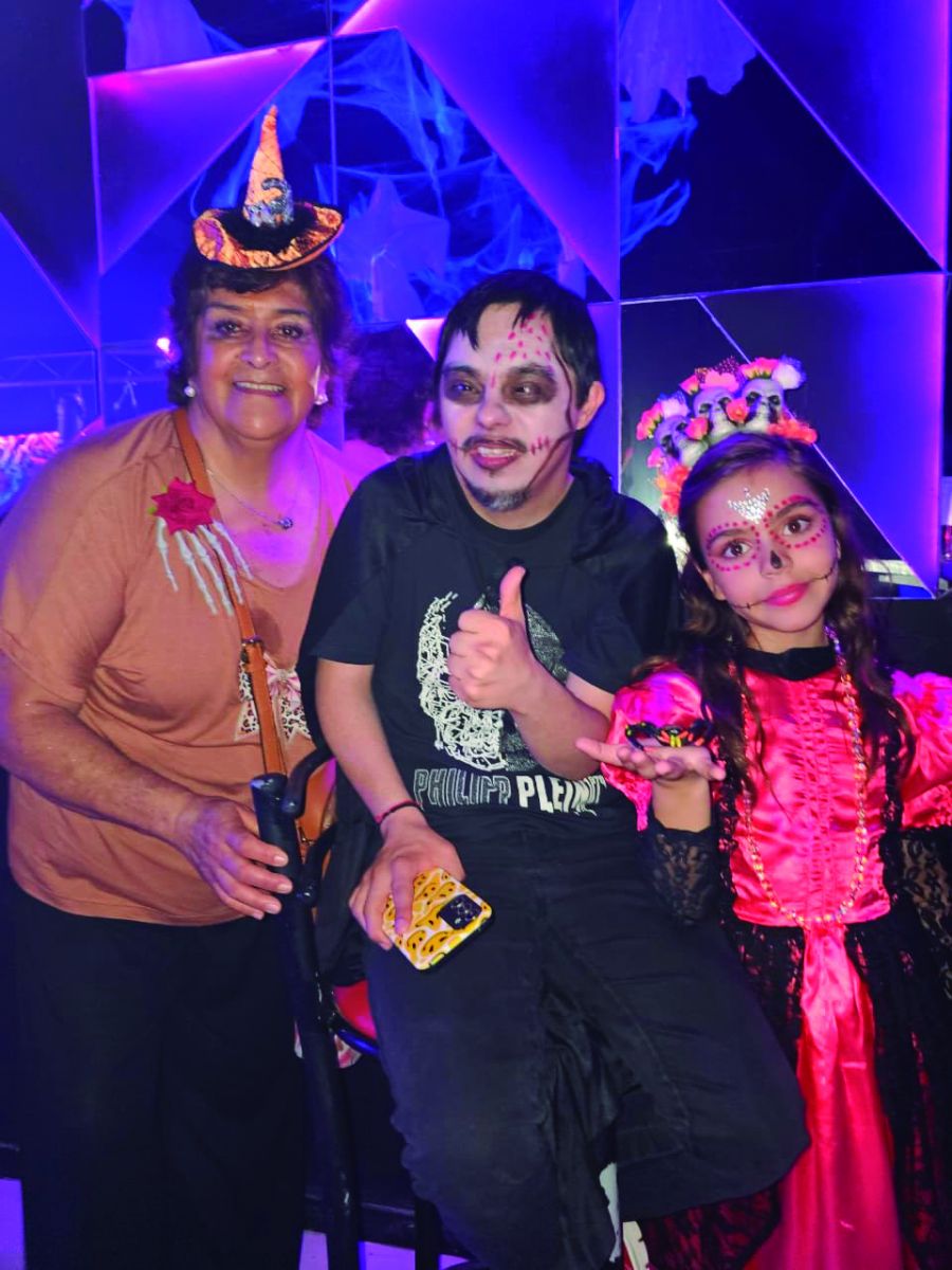 MARTA, HERNÁN Y AMANDA. Los tres unidos por el baile y el terror