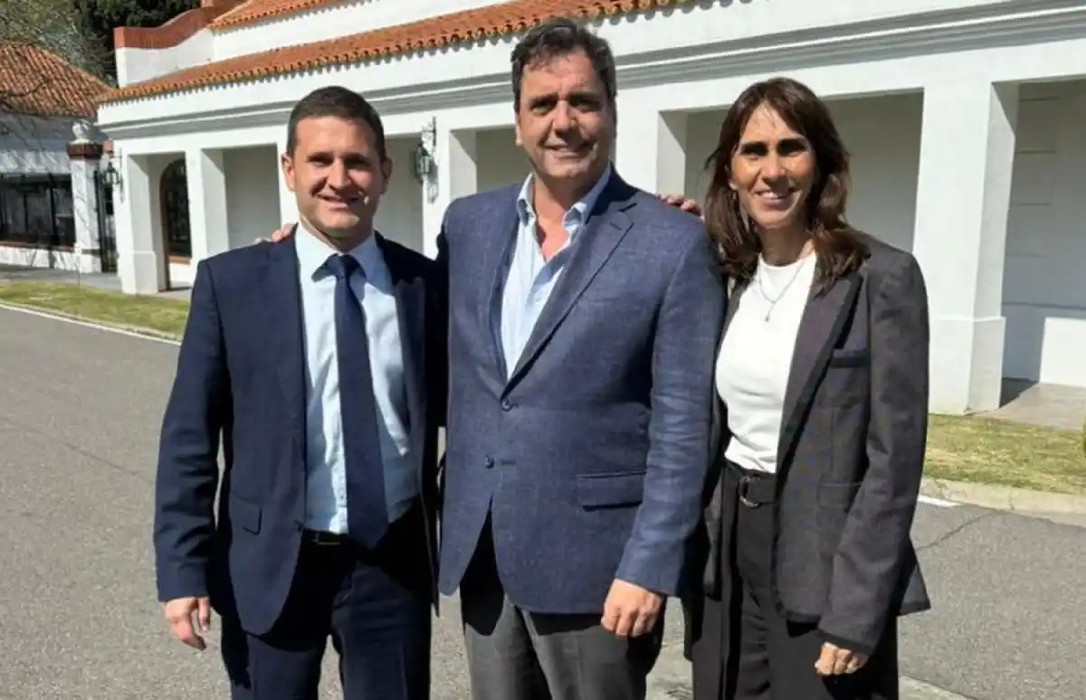 LIBERTARIOS. Federico Pelli y Soledad Molinuevo respaldaron a Lisandro Catalán. 