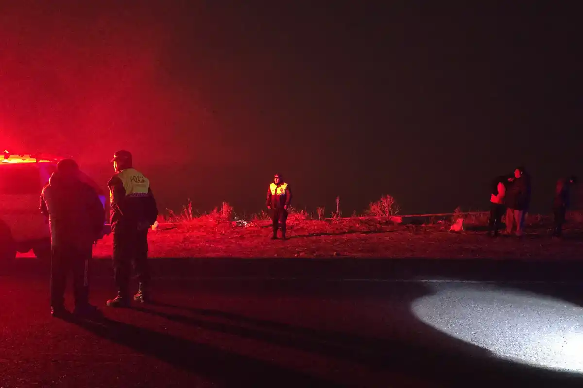 INSEGURIDAD VIAL. La Policía trabajó durante la noche del domingo en El Infiernillo.  