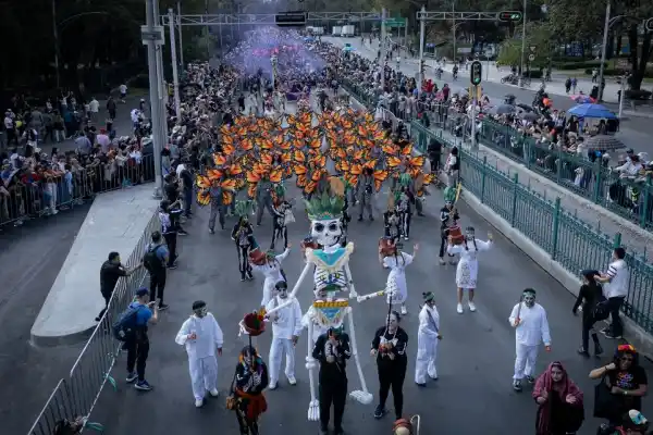 México celebró  a sus muertos con color y tradición