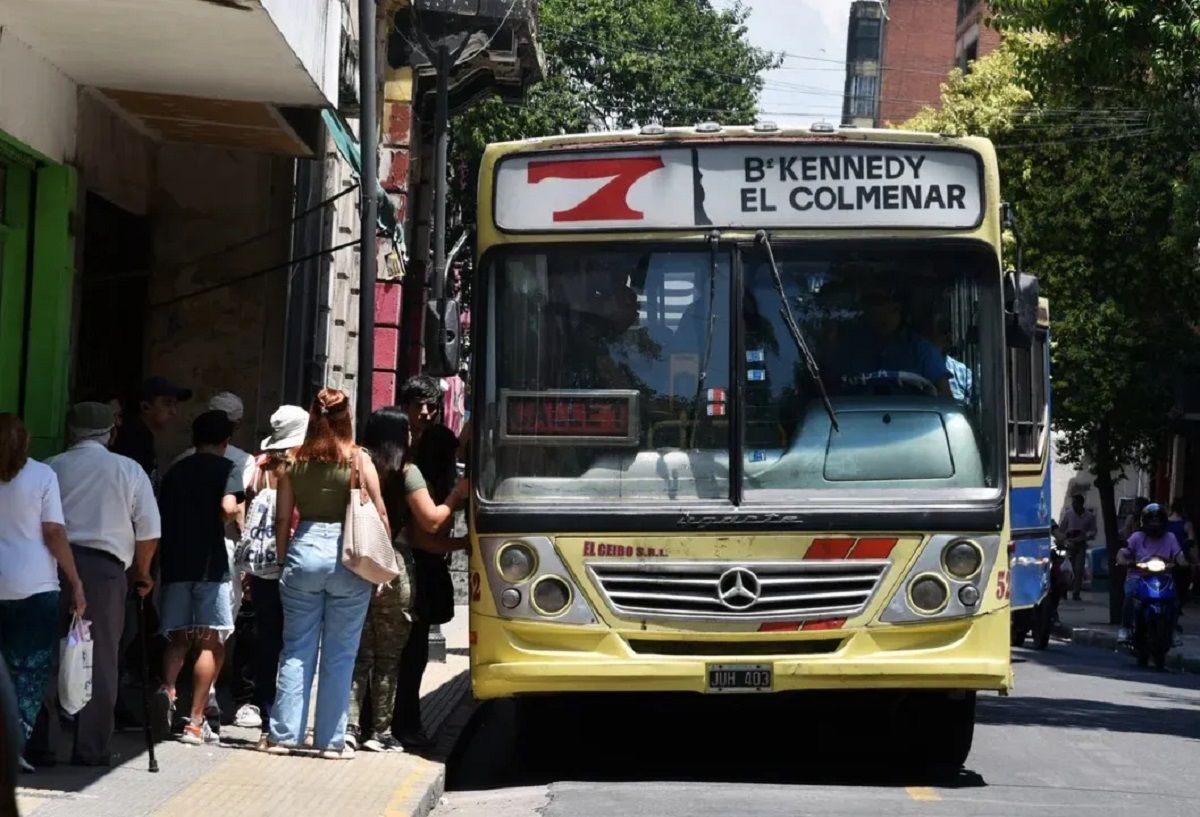 Línea 7, Los Ceibos. 