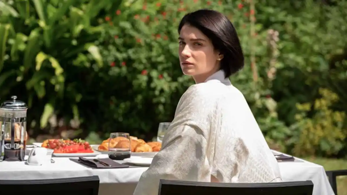 La miniserie de Netflix que mezcla amor, misterio y engaños en solo seis capítulos