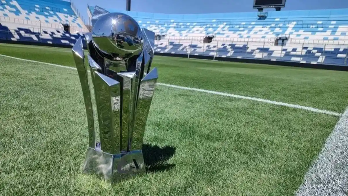 POR LA GLORIA. Independiente y Argentinos sueñan con levantar el trofeo de la Copa Argentina.