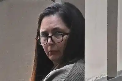 La mujer que envenenó a su familia con “hongos asesinos” vuelve a los tribunales en Australia