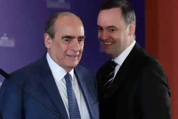 Manuel Adorni y Guillermo Francos definen detalles del traspaso de funciones