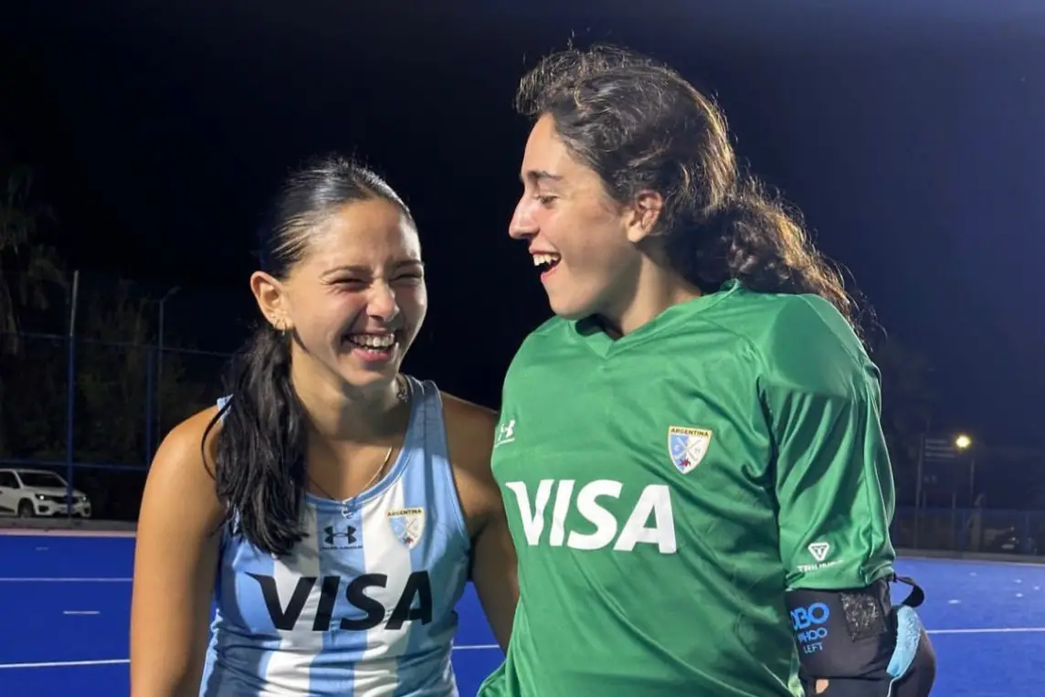 FELICES. Catalina Bravo y Delfina Lazcano fueron nuevamente convocadas a una concentración nacional.