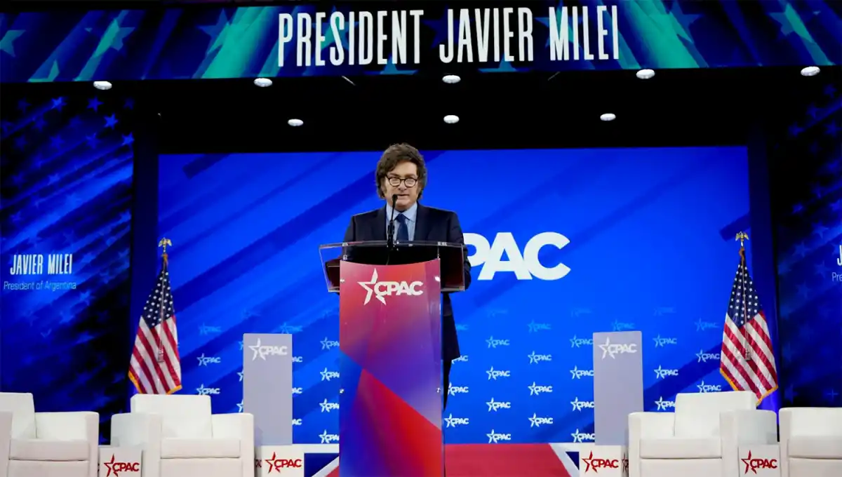 El Gobierno argentino comprará submarinos y buques a Francia para patrullar las costas