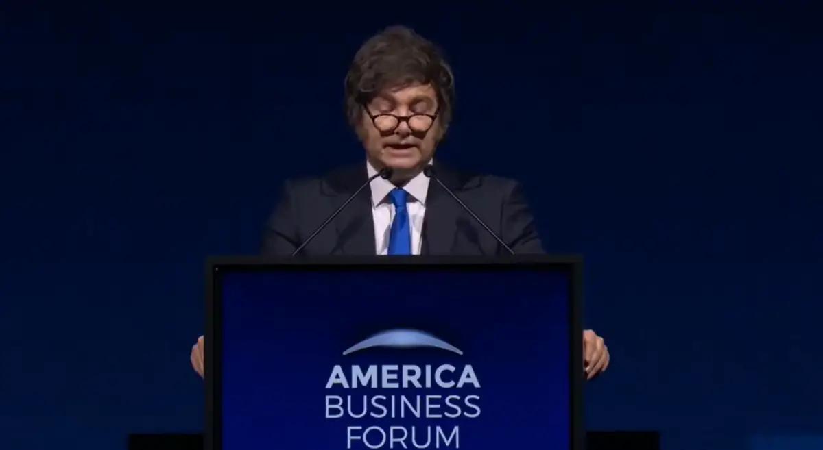 Javier Milei invitó a los empresarios a invertir en la Argentina y cuestionó al alcalde electo de Nueva York