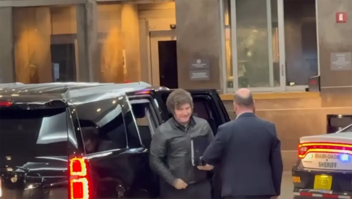 EN MIAMI. El presidente Milei disertará hoy en un foro ante líderes políticos y empresarios, para seguir viaje luego a Nueva York y a La Paz, en Bolivia. 