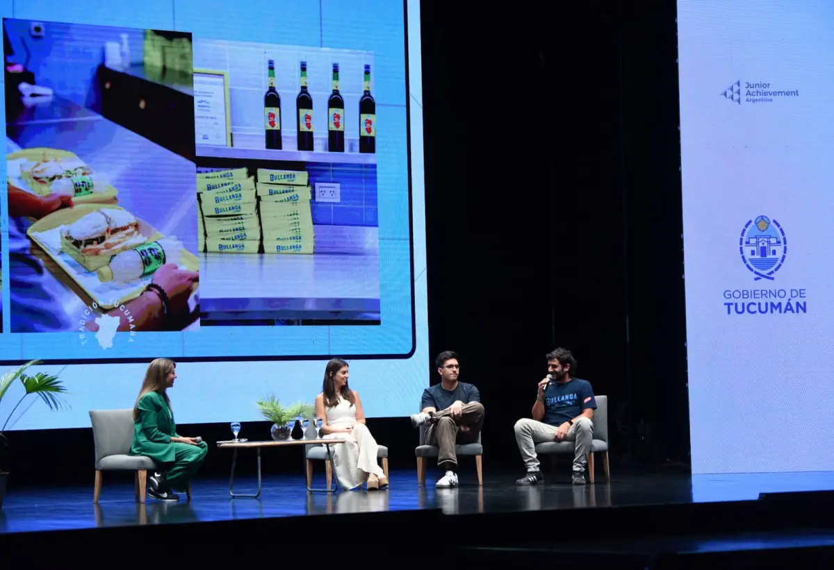 ENTUSIASMO. Fopi, Marco y Nadim compartieron sus desafíos y consejos ante un teatro casi repleto. LA GACETA/ FOTO DE ANALÍA JARAMILLO