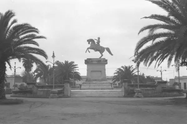 Recuerdos fotográficos: el San Martín de la “plaza de las carretas”